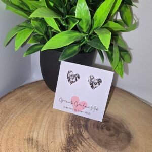 Cariad ❤️ Medium Studs