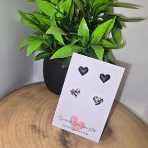 Cariad ❤️ 2 pack mini studs