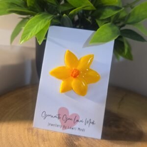 Daffodil brooch 🏵